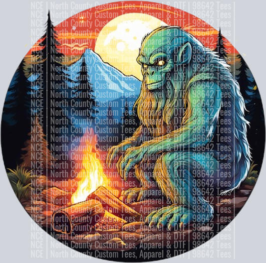 Bigfoot and Alien Camping Fire (1)